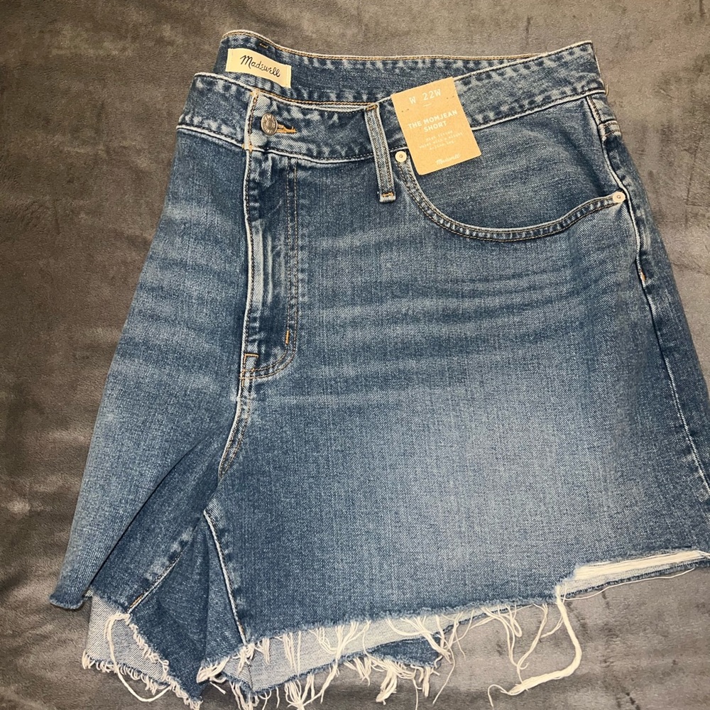 NWT—-Madewell, Jean Shorts, W22-Wide
